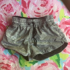 REVERSIBLE LULU SHORTS